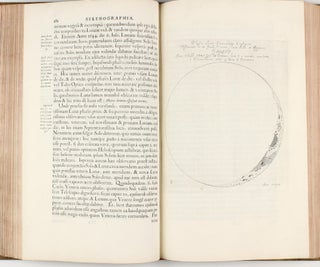 Selenographia: sive, lunae descriptio; atque accurata, tam macularum ejus, quam motuum diversorum, aliarumque omnium vicissitudinum, phasiumque, telescopii ope deprehensarum, delineatio. Addita est, lentes exoliendi nova ratio; ut et telescopia diversa construendi, et experiendi modus.