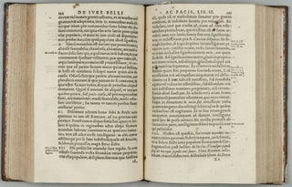 De jure belli ac pacis libri tres : In quibus ius naturae & gentium: item iuris publici praecipua explicantur.