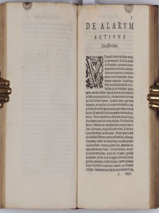 Tractatus De respiratione & eius instrumentis. De Ventriculo intestinis, & gula. De Motu locali animalium, secundum totum. De Musculi artificio, & ossium dearticulationibus. Cum indice rerum copiosissimo.