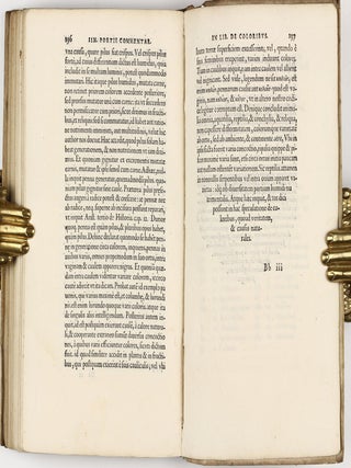 De coloribus libellus, a Simone Portio Neapolitano latinitate donatus, & commentariis illustratus: una cum eiusdem praefatione, qua coloris naturam declarat.