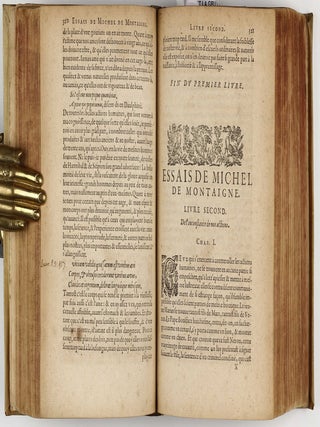 Les Essais. Edition nouvelle prise sur l exemplaire trouvé après le deceds de l autheur, reveu augmenté d un tiers oultre les précédentes impressions. Enrichi de deux tables curieusement exactes et élabourées.