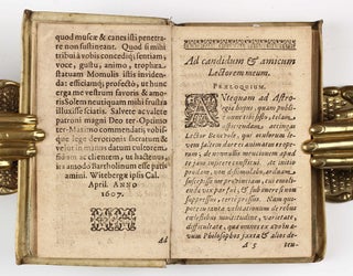 Astrologia Seu De Stellarum Natura, affectionibus, & effectionibus. Exercitatio : Qua difficultates praecipuae, de Stellarum Definitione, caußis, Ordine, ... succincte & nervose ecpediuntur; Cum Indice Quaestionum. Editio Septima Correctior mendos a tertia & melior ... / Enchiridion Metaphysicum. Editio octava. / Enchiridion Ethicum Seu Epitome Philosophiae Moralis : Praecepta breviter ... & facili explicata exhibens.