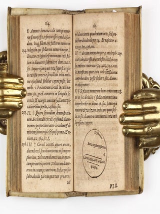 Astrologia Seu De Stellarum Natura, affectionibus, & effectionibus. Exercitatio : Qua difficultates praecipuae, de Stellarum Definitione, caußis, Ordine, ... succincte & nervose ecpediuntur; Cum Indice Quaestionum. Editio Septima Correctior mendos a tertia & melior ... / Enchiridion Metaphysicum. Editio octava. / Enchiridion Ethicum Seu Epitome Philosophiae Moralis : Praecepta breviter ... & facili explicata exhibens.