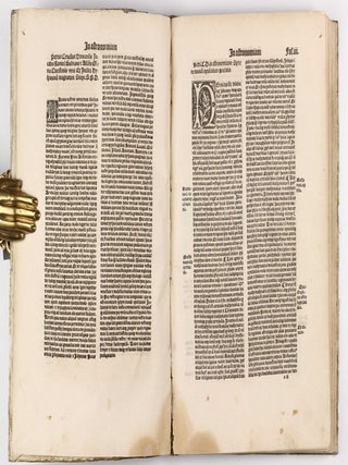 Habes lector Johannis de Sacro Busto sphere textum una cum additionibus non aspernandis Petri Cirvelli ... cum ipsiusmet sublimi et luculentissima expositione aliquot figuris noviter adiunctis decorata. Intersertis praeterea quaestionibus domini Petri de Alliaco; Omnia peruigili cura ad amussim castigata. Et rursus coipressa.