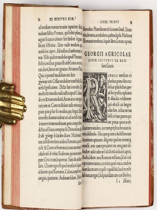 Libri quinque De mensuris & ponderibus. . . / De ponderibus propositiones XIII. / An account of a comparison made by some gentlemen of the Royal Society, of the standard of a yard, and the several weights lately made for their use. . .