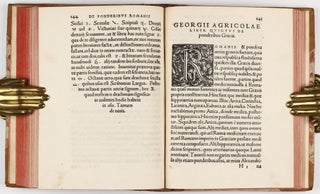 Libri quinque De mensuris & ponderibus. . . / De ponderibus propositiones XIII. / An account of a comparison made by some gentlemen of the Royal Society, of the standard of a yard, and the several weights lately made for their use. . .