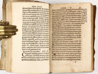 De re medica, octo libri eruditissimi . . . Q. Sereni Samonici praecepta medica . . . Q. Remnii Fannii . . . de ponderibus et mensuris. 2 parts in one volume.