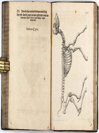 Anatomia, das ist sinnreiche, künstliche, begründete Auffschneidung, Theilung, unnd Zerlegung eines vollkommenen menschlichen Leibs und Cörpers, durch alle desselbigen jnnerliche und eusserliche Gliedtmassen und Gefäss, so wol mit eygendtlicher Beschreibung erkläret, als mit lebendigen Contrafacturen fürgebildet . . .