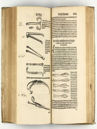 Opus chyrurgicum, warhaffte unnd vollkomne Wundartznei ...; darinn begriffen wie die Wunden, offnen Schäden, Gewächs, Gebresten, Frantzosen, Blatern, Beulen, Lähmi, allerley Zufäll unnd Kranckheiten, auch kalter und warmer Brandt, Fistel und Wolff ... curiert werden sollend / Die grosz Chirurgei, oder volkommene Wundtartzenei; chirurgischen Handtwirckung eigentlicher Bericht, und Inhalt alles so der Wundartznei angehörig; mit künstlicher Fürmalung, klarer Beschreibung . . . aller hierzu dienlicher und gebreuchlicher Instrument oder Ferrament / De Materia chirurgica libri tres, recens aucti authore atque recogniti.