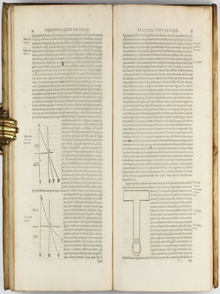 Tractatus Anatomicus Triplex : quorum primus De oculo, visus organo; secundus De aure, auditus organo; tertius De laringe, vocis organo admirandam tradit historiam, actiones, utilitates.