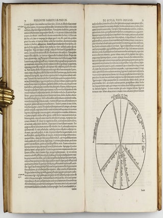 Tractatus Anatomicus Triplex : quorum primus De oculo, visus organo; secundus De aure, auditus organo; tertius De laringe, vocis organo admirandam tradit historiam, actiones, utilitates.