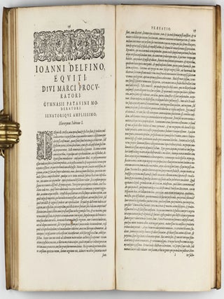 Tractatus Anatomicus Triplex : quorum primus De oculo, visus organo; secundus De aure, auditus organo; tertius De laringe, vocis organo admirandam tradit historiam, actiones, utilitates.