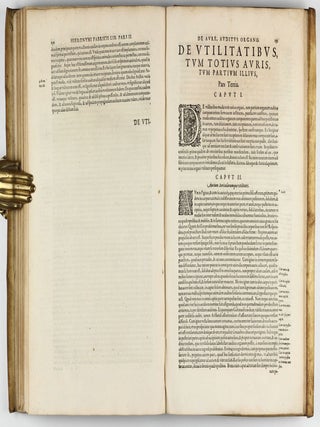 Tractatus Anatomicus Triplex : quorum primus De oculo, visus organo; secundus De aure, auditus organo; tertius De laringe, vocis organo admirandam tradit historiam, actiones, utilitates.