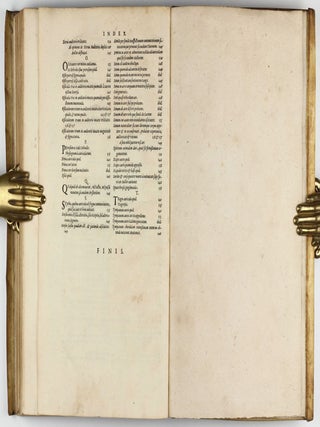 Tractatus Anatomicus Triplex : quorum primus De oculo, visus organo; secundus De aure, auditus organo; tertius De laringe, vocis organo admirandam tradit historiam, actiones, utilitates.