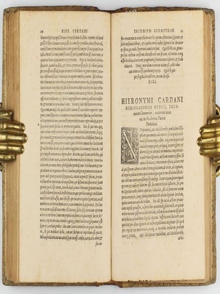 Opera quaedam lectu digna : Nempe, De libris proprijs ; De curationibus & praedictionibus admirandis ; Neronis encomium ; Geometriae encomium ; De uno ; Actio in Thessalicum Medicum ; De secretis ; De gemmis & coloribus ; Dialogus de Morte ; Dialogus de Humanis consilijs, Tetim inscriptus ; De mnimis & propinquis ; De summo bono.