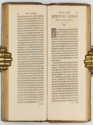 Opera quaedam lectu digna : Nempe, De libris proprijs ; De curationibus & praedictionibus admirandis ; Neronis encomium ; Geometriae encomium ; De uno ; Actio in Thessalicum Medicum ; De secretis ; De gemmis & coloribus ; Dialogus de Morte ; Dialogus de Humanis consilijs, Tetim inscriptus ; De mnimis & propinquis ; De summo bono.