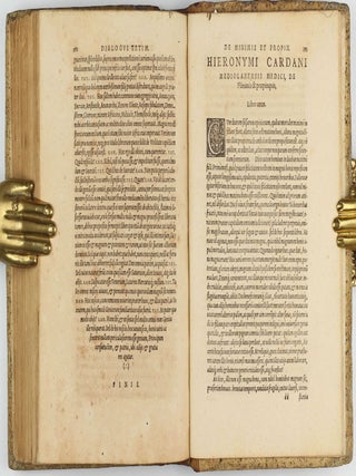 Opera quaedam lectu digna : Nempe, De libris proprijs ; De curationibus & praedictionibus admirandis ; Neronis encomium ; Geometriae encomium ; De uno ; Actio in Thessalicum Medicum ; De secretis ; De gemmis & coloribus ; Dialogus de Morte ; Dialogus de Humanis consilijs, Tetim inscriptus ; De mnimis & propinquis ; De summo bono.