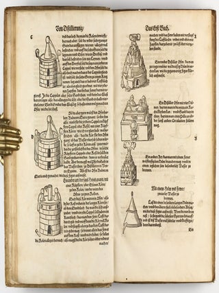 Distillierbuch der rechten Kunst, von Kreutern, Wurtzeln, Blumen, Samen, Früchten, unnd Gethier, ware Beschreibung unnd Abconterfaytung, wie man die Wasser davon bren(n)en, distillieren, halten und gebrauchen soll.