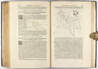 Opticorum libri sex Philosophis iuxta ac Mathematicis utiles. Optica Agvilonii.