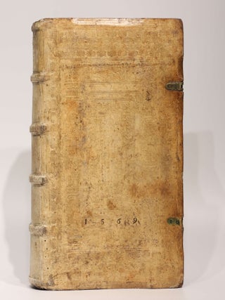 Botanicon, continens herbarum, aliorumque simplicium, quorum usus in Medicinis est, descriptiones, & iconas ad vivum Effigiatas; ex praecipuis tam Grecis quàm Latinis Authoribus iam recens concinnatum. Additis etiam, quae Neotericorum observationes & experientiae vel comprobarunt denuo, uel nuper invenerunt. . . / De Medicinali Materia Libri Sex, Ioanne Ruellio Suessionensi interprete. Singulis cum stirpium, tum animantium. Accesserunt priori editioni, Valerii Cordi Simesusii annotationes doctissimae . Euricii Cordi Simesusii iudicium de Herbis & Simplicibus Medicinae. Remedia morborum, miro ordine complectitur. . .