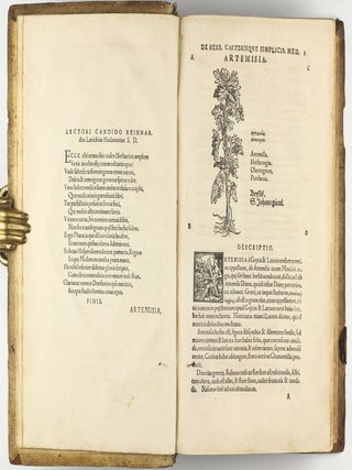Botanicon, continens herbarum, aliorumque simplicium, quorum usus in Medicinis est, descriptiones, & iconas ad vivum Effigiatas; ex praecipuis tam Grecis quàm Latinis Authoribus iam recens concinnatum. Additis etiam, quae Neotericorum observationes & experientiae vel comprobarunt denuo, uel nuper invenerunt. . . / De Medicinali Materia Libri Sex, Ioanne Ruellio Suessionensi interprete. Singulis cum stirpium, tum animantium. Accesserunt priori editioni, Valerii Cordi Simesusii annotationes doctissimae . Euricii Cordi Simesusii iudicium de Herbis & Simplicibus Medicinae. Remedia morborum, miro ordine complectitur. . .