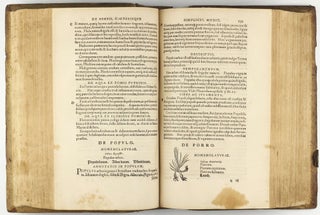 Botanicon, continens herbarum, aliorumque simplicium, quorum usus in Medicinis est, descriptiones, & iconas ad vivum Effigiatas; ex praecipuis tam Grecis quàm Latinis Authoribus iam recens concinnatum. Additis etiam, quae Neotericorum observationes & experientiae vel comprobarunt denuo, uel nuper invenerunt. . . / De Medicinali Materia Libri Sex, Ioanne Ruellio Suessionensi interprete. Singulis cum stirpium, tum animantium. Accesserunt priori editioni, Valerii Cordi Simesusii annotationes doctissimae . Euricii Cordi Simesusii iudicium de Herbis & Simplicibus Medicinae. Remedia morborum, miro ordine complectitur. . .