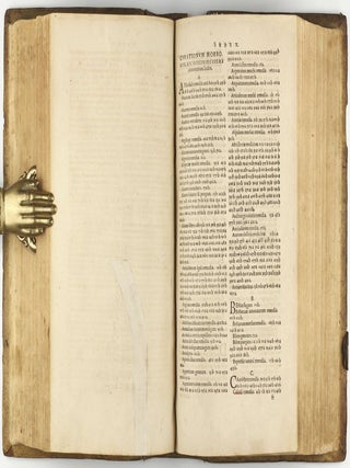Botanicon, continens herbarum, aliorumque simplicium, quorum usus in Medicinis est, descriptiones, & iconas ad vivum Effigiatas; ex praecipuis tam Grecis quàm Latinis Authoribus iam recens concinnatum. Additis etiam, quae Neotericorum observationes & experientiae vel comprobarunt denuo, uel nuper invenerunt. . . / De Medicinali Materia Libri Sex, Ioanne Ruellio Suessionensi interprete. Singulis cum stirpium, tum animantium. Accesserunt priori editioni, Valerii Cordi Simesusii annotationes doctissimae . Euricii Cordi Simesusii iudicium de Herbis & Simplicibus Medicinae. Remedia morborum, miro ordine complectitur. . .
