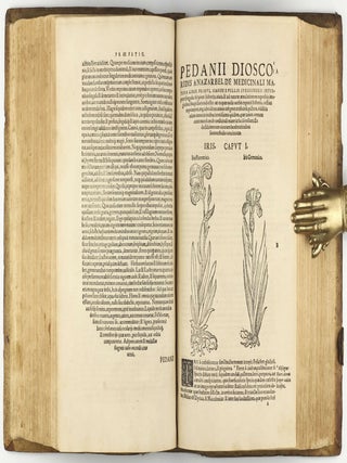 Botanicon, continens herbarum, aliorumque simplicium, quorum usus in Medicinis est, descriptiones, & iconas ad vivum Effigiatas; ex praecipuis tam Grecis quàm Latinis Authoribus iam recens concinnatum. Additis etiam, quae Neotericorum observationes & experientiae vel comprobarunt denuo, uel nuper invenerunt. . . / De Medicinali Materia Libri Sex, Ioanne Ruellio Suessionensi interprete. Singulis cum stirpium, tum animantium. Accesserunt priori editioni, Valerii Cordi Simesusii annotationes doctissimae . Euricii Cordi Simesusii iudicium de Herbis & Simplicibus Medicinae. Remedia morborum, miro ordine complectitur. . .