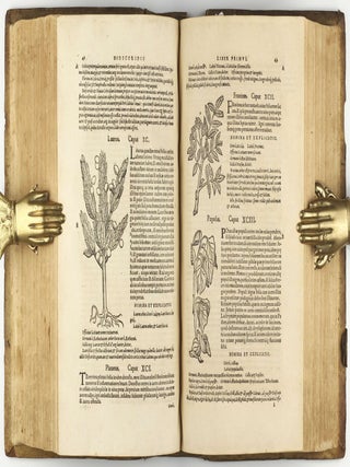 Botanicon, continens herbarum, aliorumque simplicium, quorum usus in Medicinis est, descriptiones, & iconas ad vivum Effigiatas; ex praecipuis tam Grecis quàm Latinis Authoribus iam recens concinnatum. Additis etiam, quae Neotericorum observationes & experientiae vel comprobarunt denuo, uel nuper invenerunt. . . / De Medicinali Materia Libri Sex, Ioanne Ruellio Suessionensi interprete. Singulis cum stirpium, tum animantium. Accesserunt priori editioni, Valerii Cordi Simesusii annotationes doctissimae . Euricii Cordi Simesusii iudicium de Herbis & Simplicibus Medicinae. Remedia morborum, miro ordine complectitur. . .
