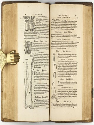 Botanicon, continens herbarum, aliorumque simplicium, quorum usus in Medicinis est, descriptiones, & iconas ad vivum Effigiatas; ex praecipuis tam Grecis quàm Latinis Authoribus iam recens concinnatum. Additis etiam, quae Neotericorum observationes & experientiae vel comprobarunt denuo, uel nuper invenerunt. . . / De Medicinali Materia Libri Sex, Ioanne Ruellio Suessionensi interprete. Singulis cum stirpium, tum animantium. Accesserunt priori editioni, Valerii Cordi Simesusii annotationes doctissimae . Euricii Cordi Simesusii iudicium de Herbis & Simplicibus Medicinae. Remedia morborum, miro ordine complectitur. . .