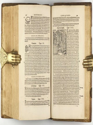 Botanicon, continens herbarum, aliorumque simplicium, quorum usus in Medicinis est, descriptiones, & iconas ad vivum Effigiatas; ex praecipuis tam Grecis quàm Latinis Authoribus iam recens concinnatum. Additis etiam, quae Neotericorum observationes & experientiae vel comprobarunt denuo, uel nuper invenerunt. . . / De Medicinali Materia Libri Sex, Ioanne Ruellio Suessionensi interprete. Singulis cum stirpium, tum animantium. Accesserunt priori editioni, Valerii Cordi Simesusii annotationes doctissimae . Euricii Cordi Simesusii iudicium de Herbis & Simplicibus Medicinae. Remedia morborum, miro ordine complectitur. . .