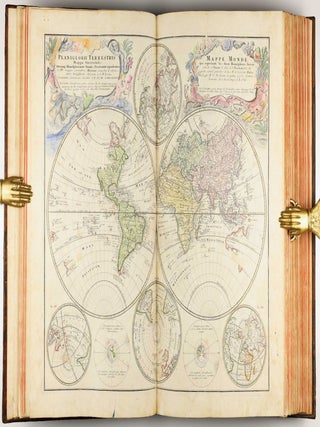 Homannischer Atlas von Hundert Landkarten darinne die Erdkugel mit allen ihren Theilen geographisch vorgestellet und nach dem Unterschied der Reiche und Staaten deutlich illuminiret worden. Nebst einer Einleitung in die mathematische, natürliche und historische Geographie.