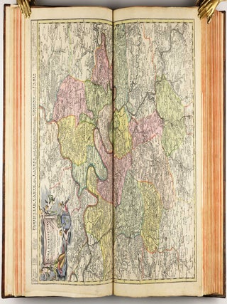 Homannischer Atlas von Hundert Landkarten darinne die Erdkugel mit allen ihren Theilen geographisch vorgestellet und nach dem Unterschied der Reiche und Staaten deutlich illuminiret worden. Nebst einer Einleitung in die mathematische, natürliche und historische Geographie.