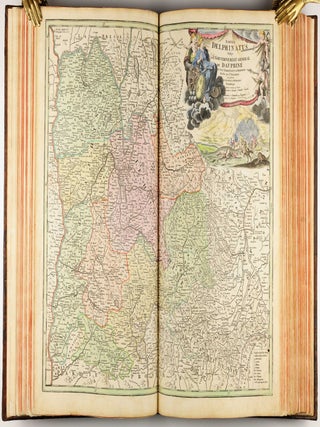 Homannischer Atlas von Hundert Landkarten darinne die Erdkugel mit allen ihren Theilen geographisch vorgestellet und nach dem Unterschied der Reiche und Staaten deutlich illuminiret worden. Nebst einer Einleitung in die mathematische, natürliche und historische Geographie.