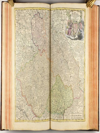 Homannischer Atlas von Hundert Landkarten darinne die Erdkugel mit allen ihren Theilen geographisch vorgestellet und nach dem Unterschied der Reiche und Staaten deutlich illuminiret worden. Nebst einer Einleitung in die mathematische, natürliche und historische Geographie.