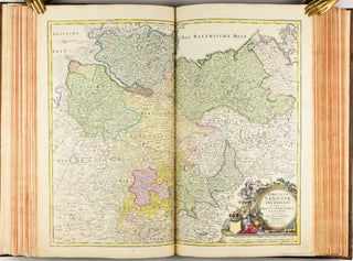 Homannischer Atlas von Hundert Landkarten darinne die Erdkugel mit allen ihren Theilen geographisch vorgestellet und nach dem Unterschied der Reiche und Staaten deutlich illuminiret worden. Nebst einer Einleitung in die mathematische, natürliche und historische Geographie.