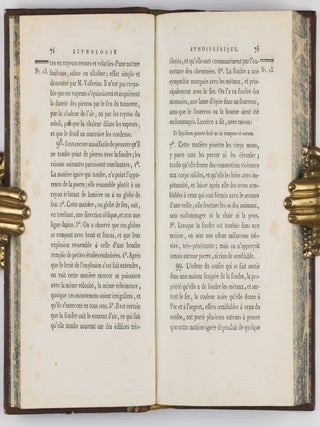 Des Pierres Tombées du Ciel, ou Lithologie Atmospherique, Présentant La Marche et l'Etat actuel de la Science, sur le Phénomène des Pierres de foudre, Pluies de pierres, Pierres tombées du ciel, etc.; plusieurs Observations inédites, communiquées par MM. Pictet, Sage, Darcet et Vauquelin; avec un Essai de Théorie sur la formation de ces Pierres.