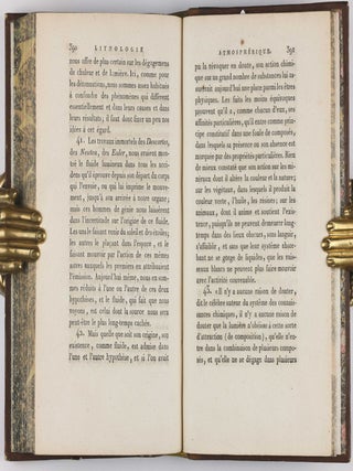 Des Pierres Tombées du Ciel, ou Lithologie Atmospherique, Présentant La Marche et l'Etat actuel de la Science, sur le Phénomène des Pierres de foudre, Pluies de pierres, Pierres tombées du ciel, etc.; plusieurs Observations inédites, communiquées par MM. Pictet, Sage, Darcet et Vauquelin; avec un Essai de Théorie sur la formation de ces Pierres.