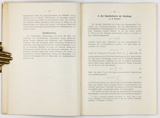 Zur Quantentheorie der Strahlung. In: Mitteilungen der Physikalischen Gesellschaft Zürich - Zum Andenken an Alfred Kleiner, no. 18, 1916, pp. 47-62.